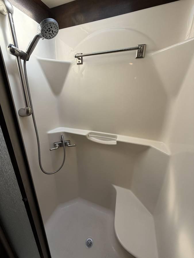 Used 2016 Tiffin Allegro Red 37PA