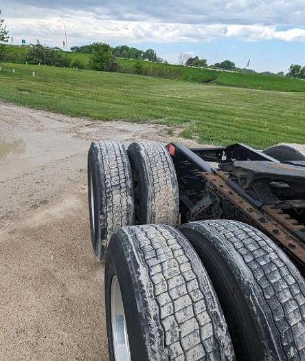 Used 2016 Volvo VNL42T730