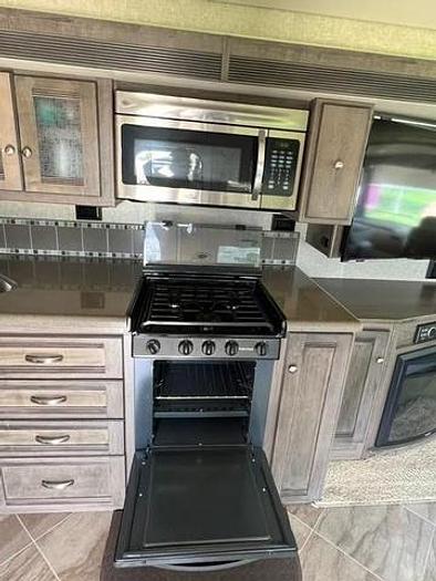 Used 2018 Winnebago Sightseer