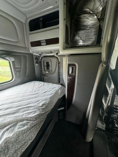 Used 2015 Peterbilt 367