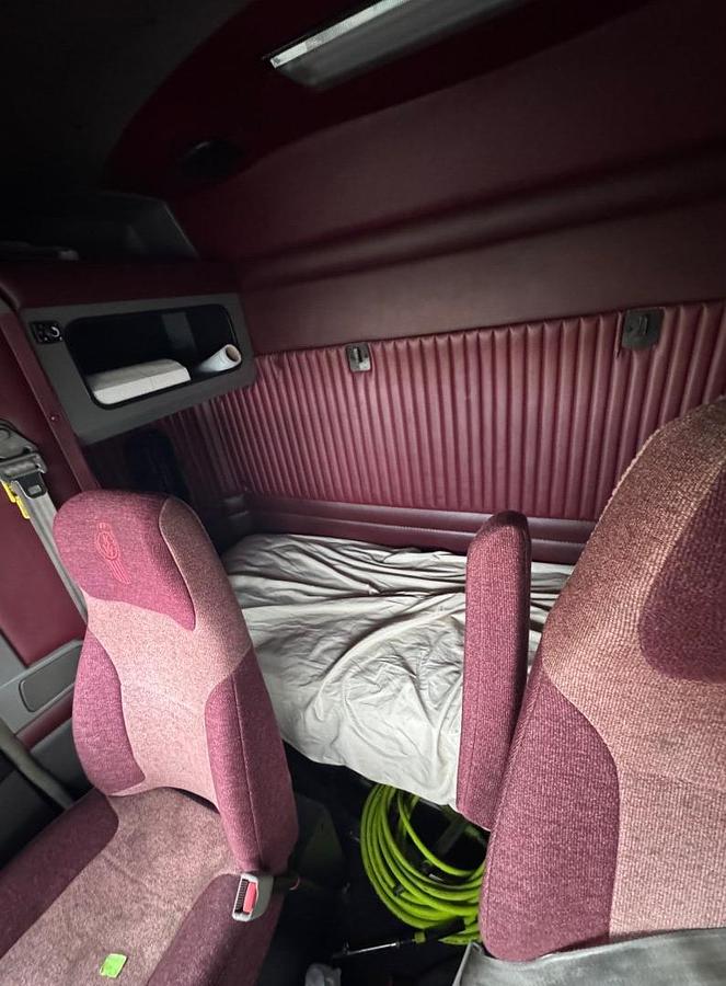 Used 2012 Kenworth T660 Sleeper Semi Truck