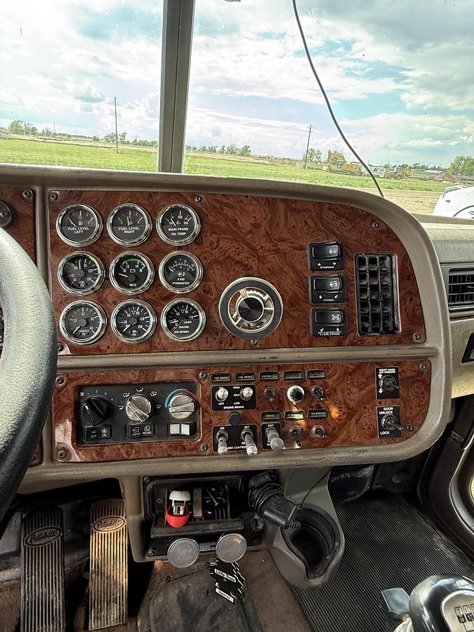 Used 2004 Peterbilt 379