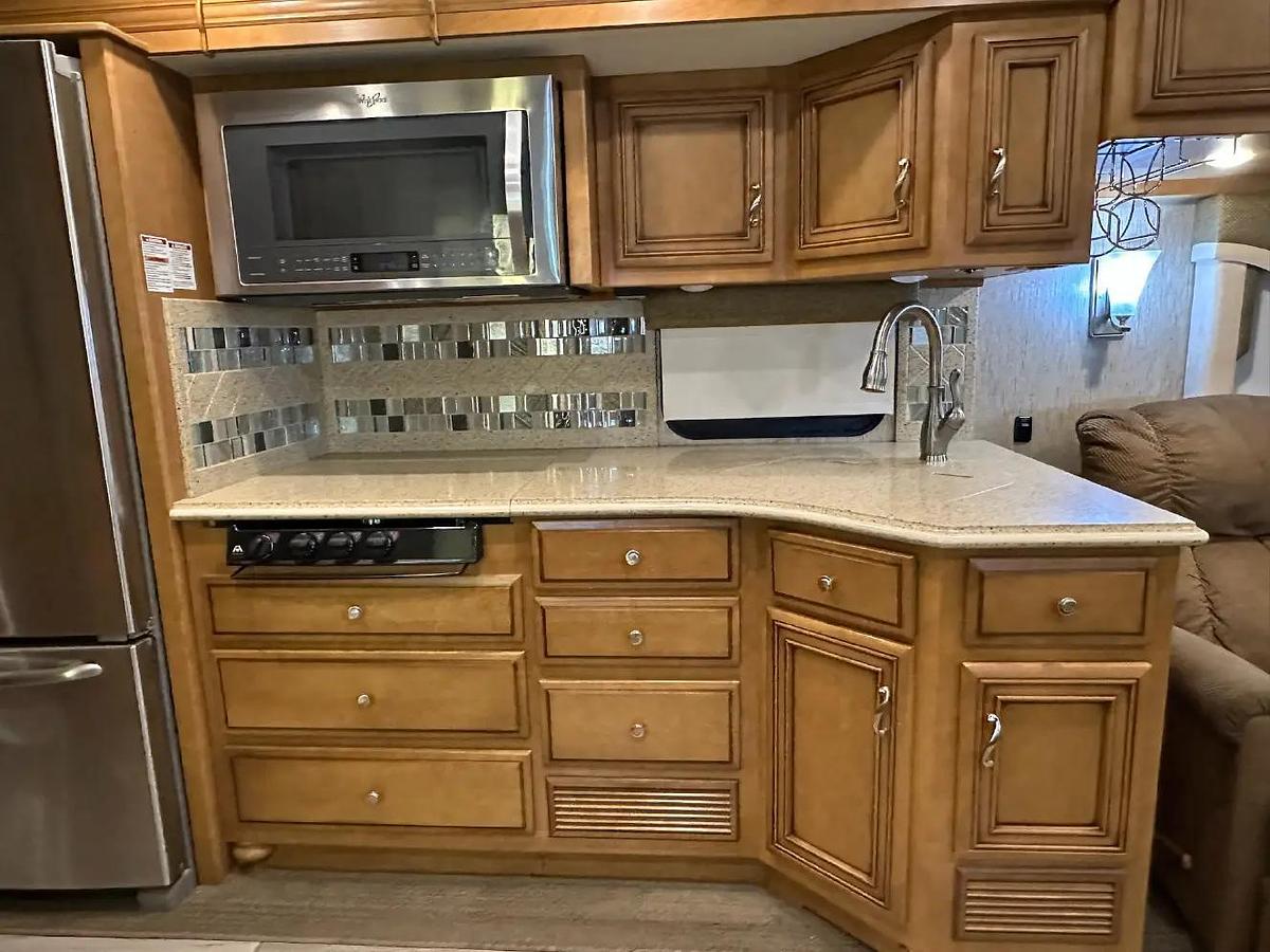 Used 2015 Newmar Ventana 4002