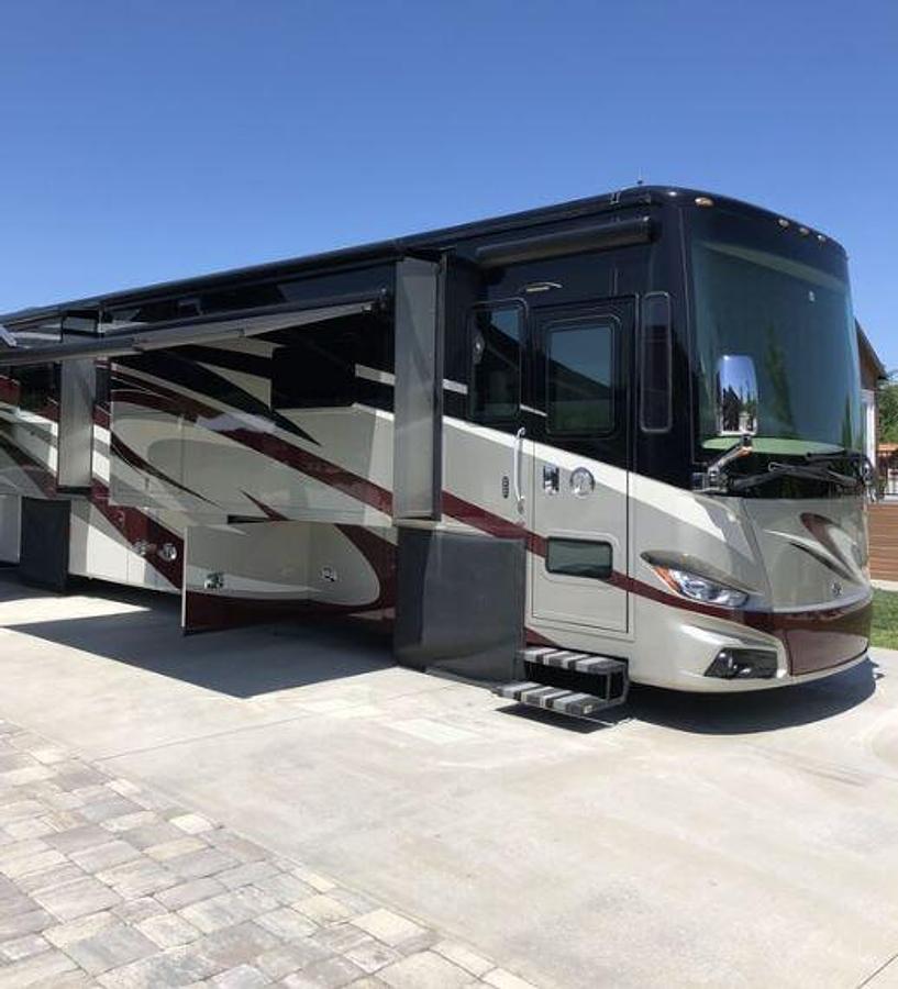 Used 2018 Tiffin Phaeton 40QBH Class A Motorhome