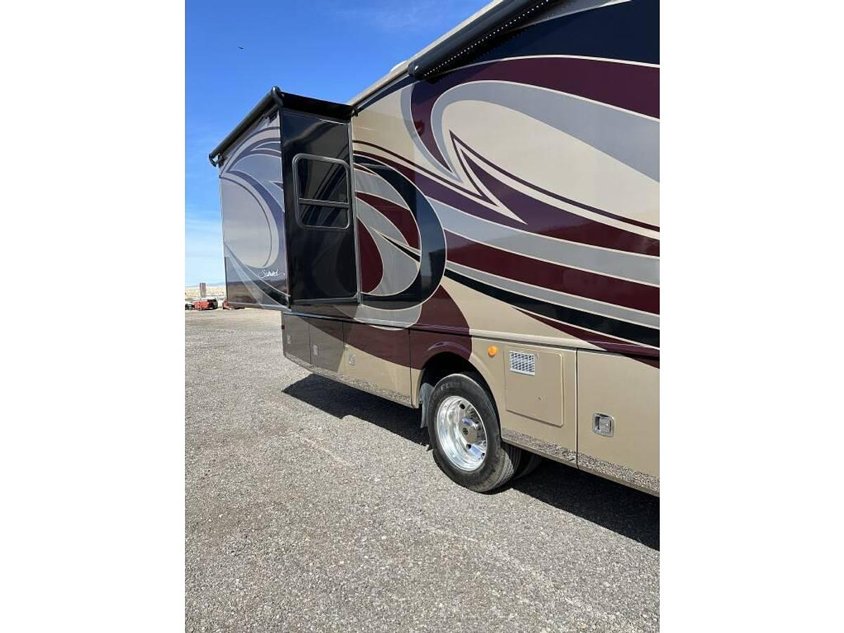 Used 2019 Fleetwood Southwind 34C