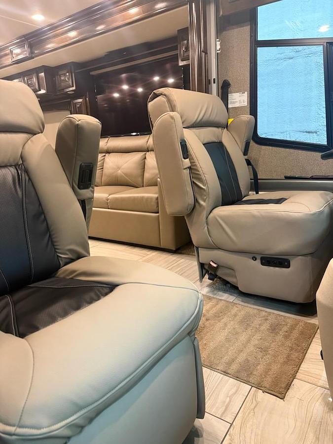 Used 2022 Fleetwood Discovery LXE 44H