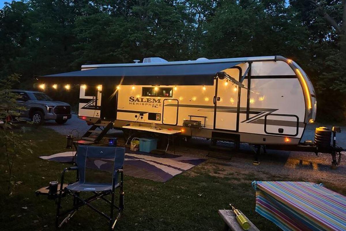 Used 2024 Forest River Salem Hemisphere Hyper-Lyte Travel Trailer