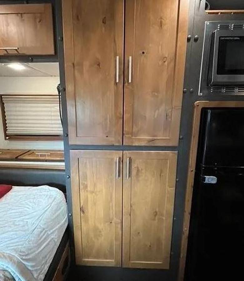 Used 2021 Kenworth T880