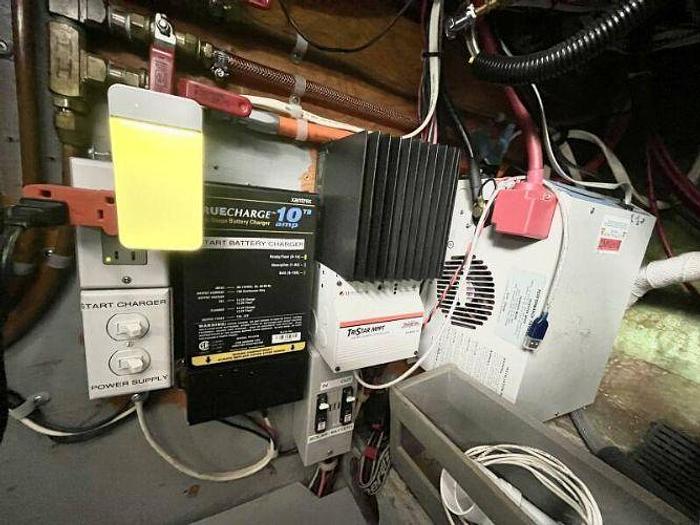 Used 1970 Tollycraft CB Tri Cabin