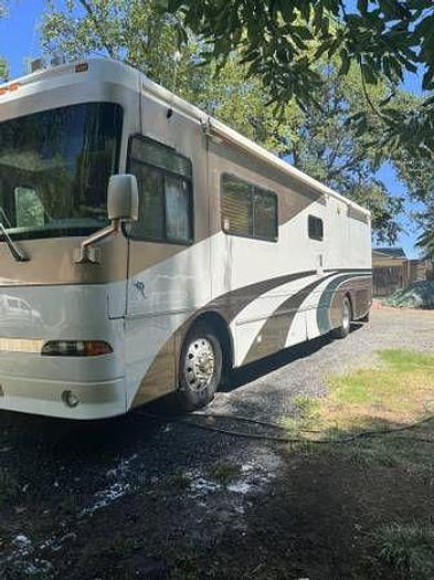 Used 2001 Alpine Coach