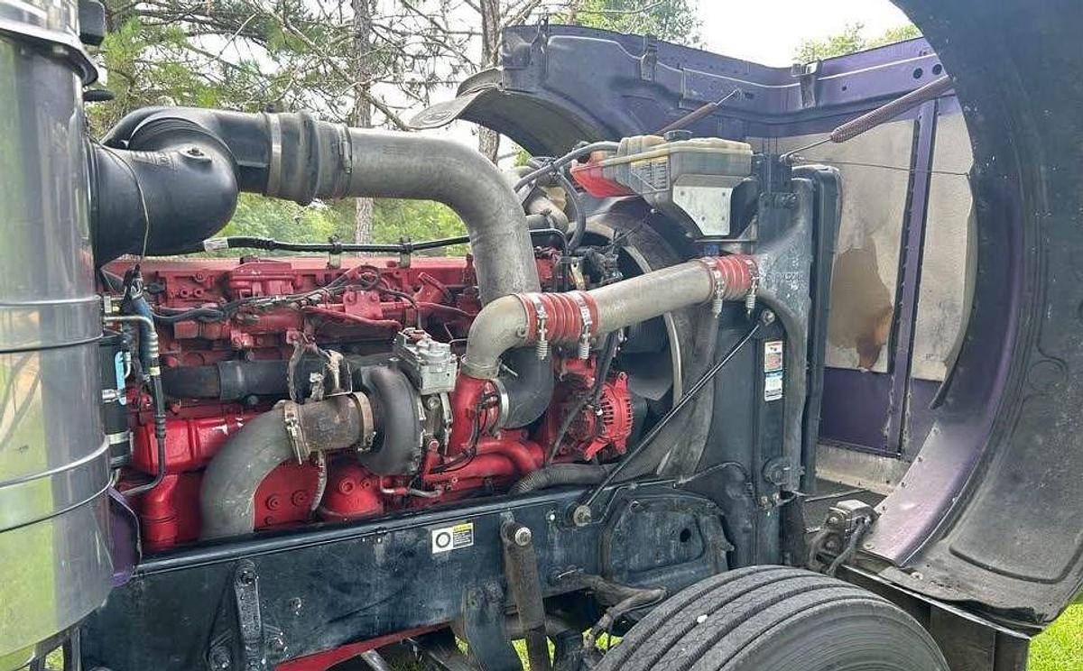 Used 2019 Peterbilt 389 Conventional Sleeper Cab