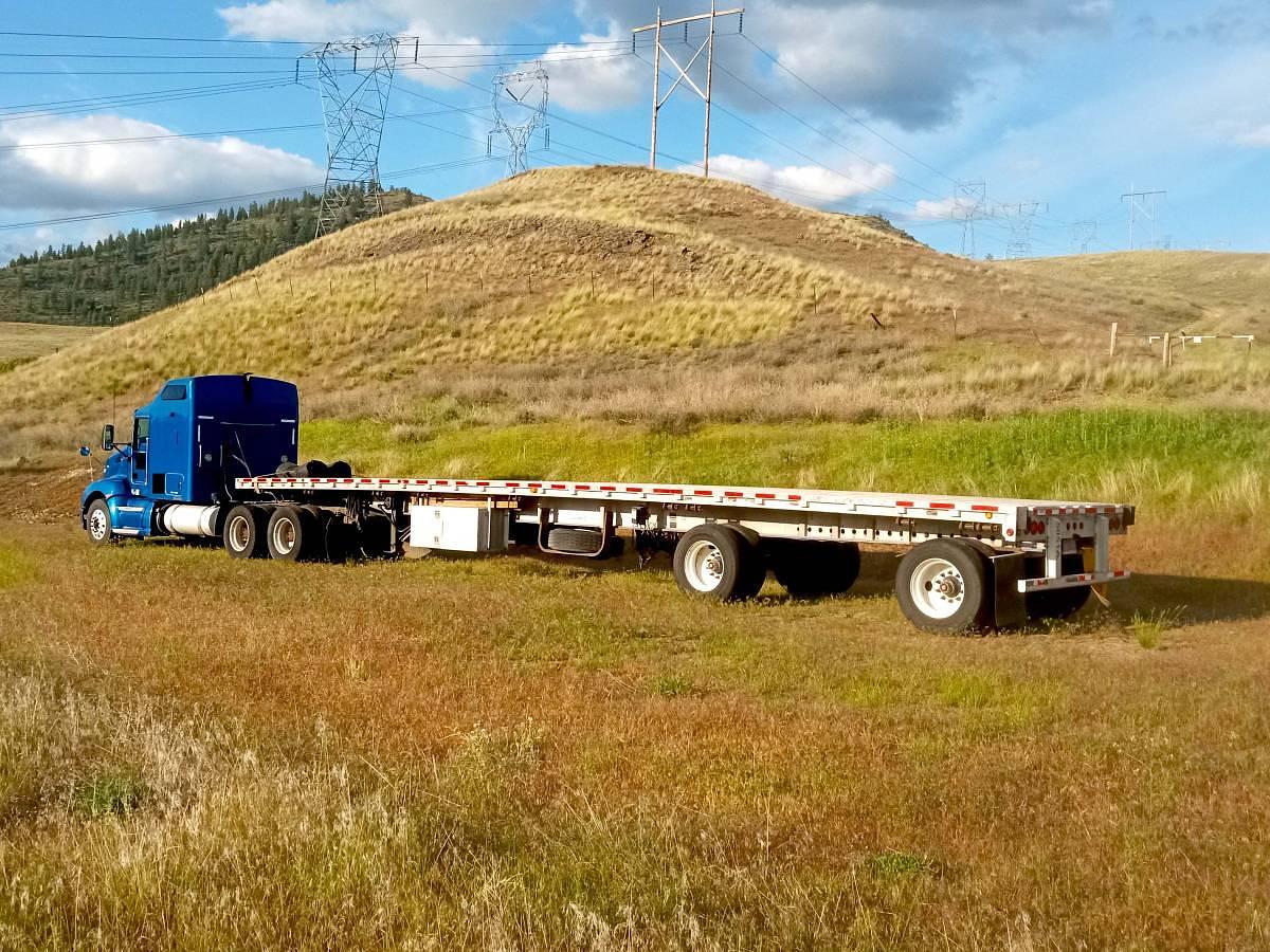 Used 2013 Kenworth T660 Sleeper Semi Truck