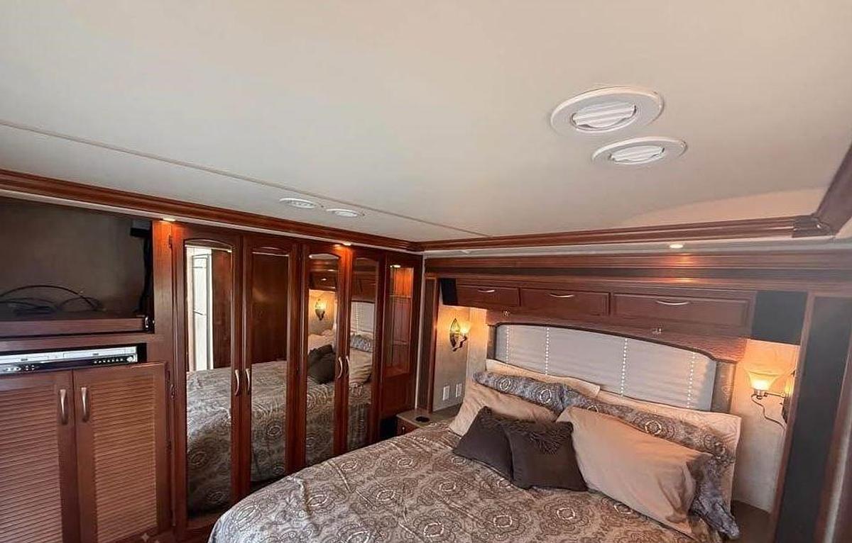 Used 2006 Fleetwood Excursion 39S Class A Motorhome