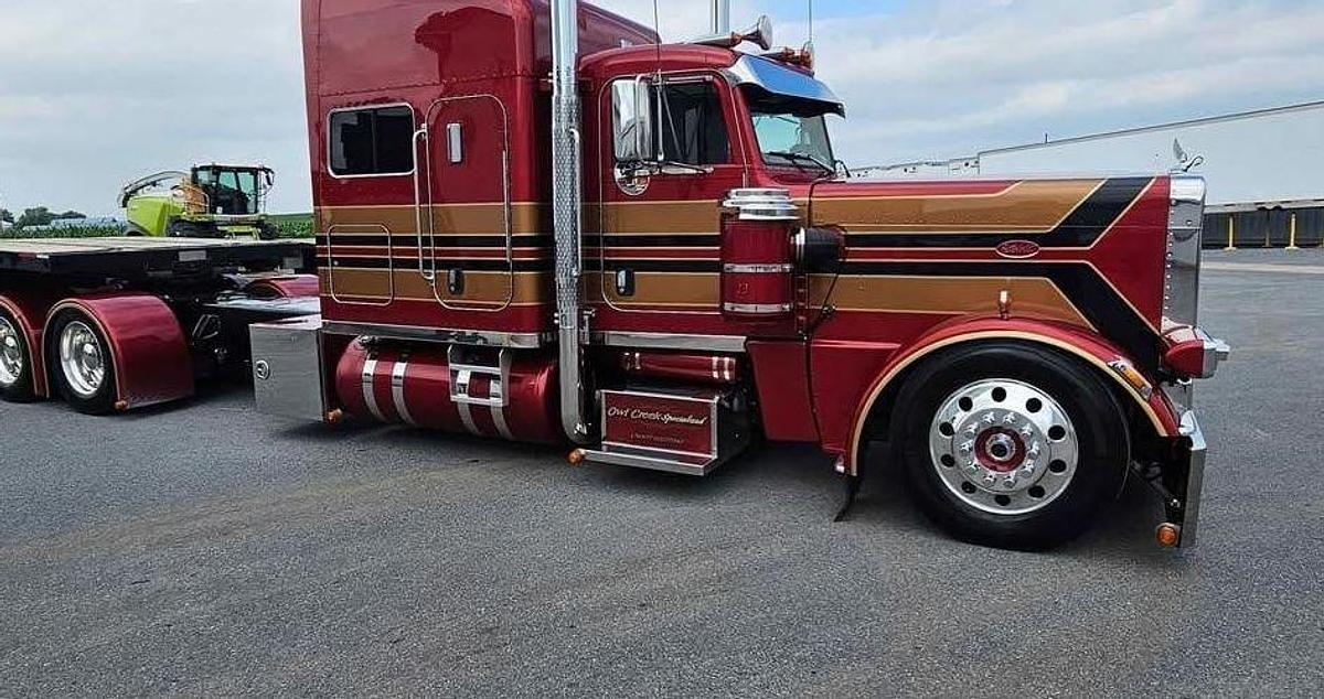 Used 2013 Peterbilt 389 Sleeper Semi Truck