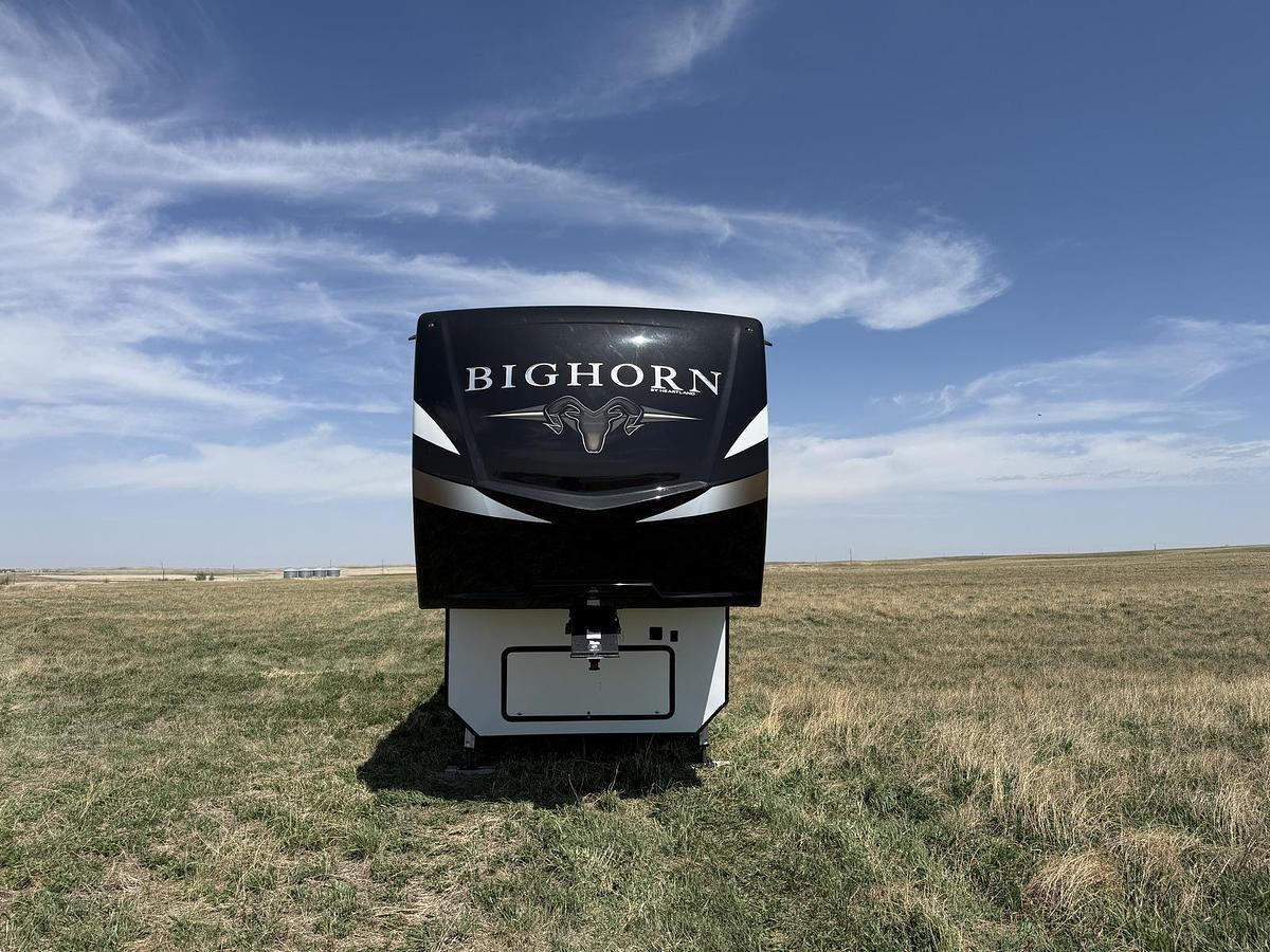 Used 2009 Heartland Big Horn 3925MLP Fifth Wheel