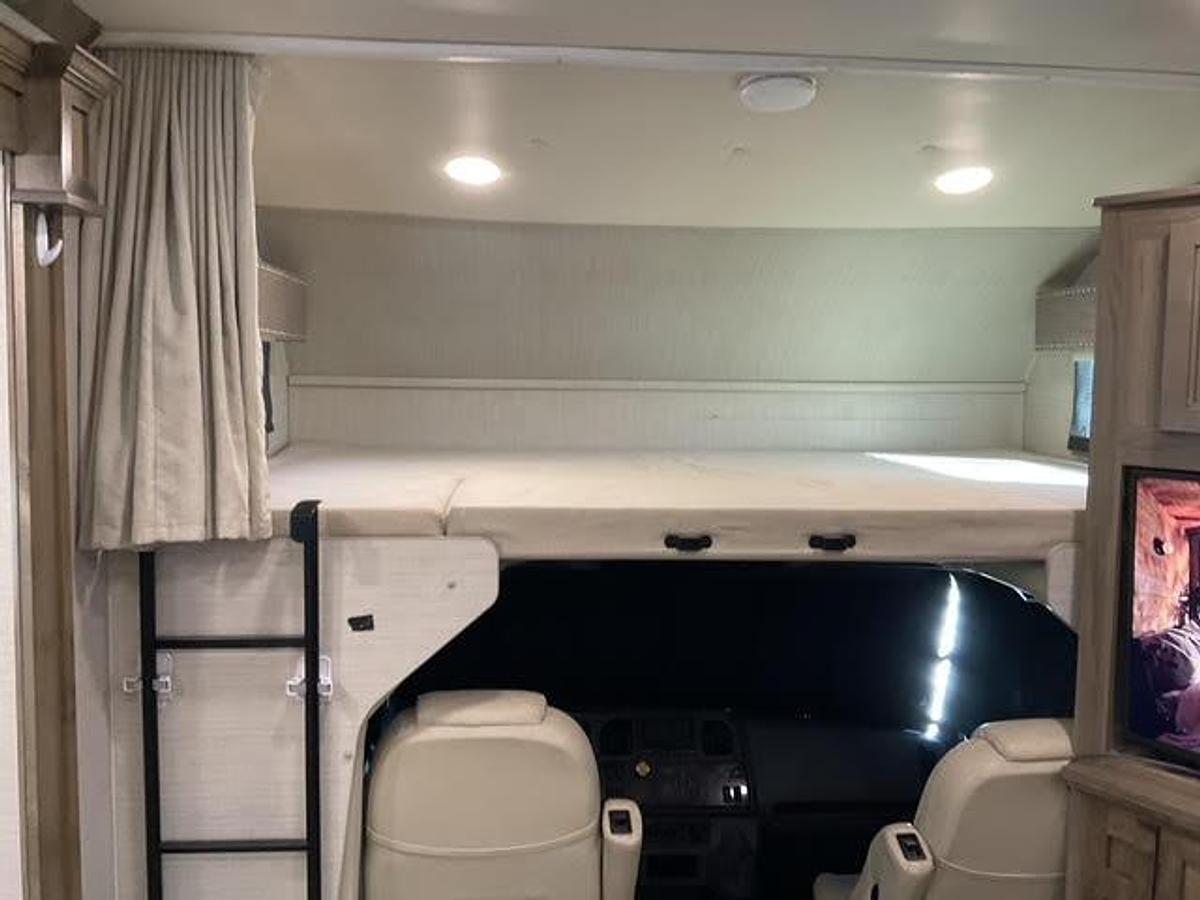 Used 2018 Jayco Seneca 37FS