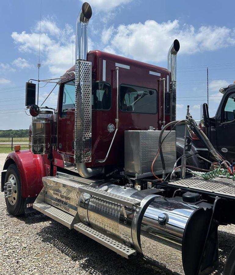 Used 2025 Kenworth W900l
