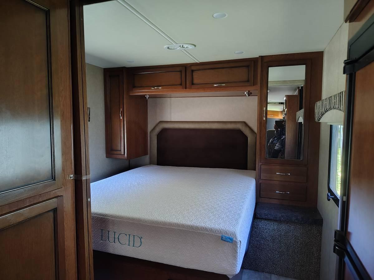 Used 2017 Fleetwood Flair 29T