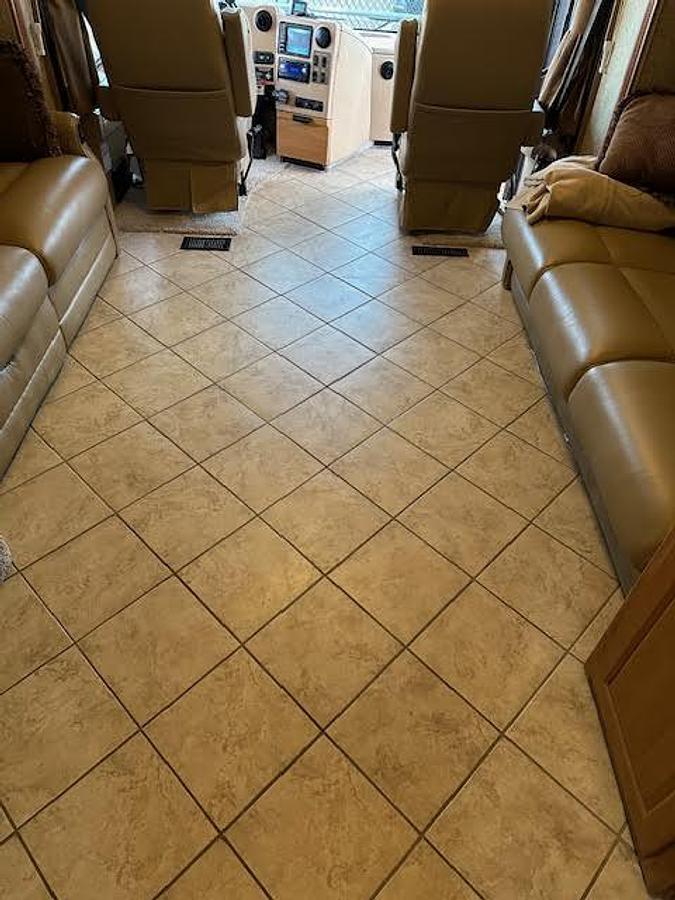 Used 2008 Winnebago Tour 40KD Class A Motorhome