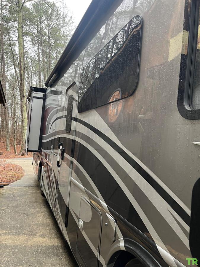Used 2022 Thor Palazzo 33.5 | Diesel Pusher | Bath & a Half | Bunkhouse | Only 7,200 Miles | Private Owner