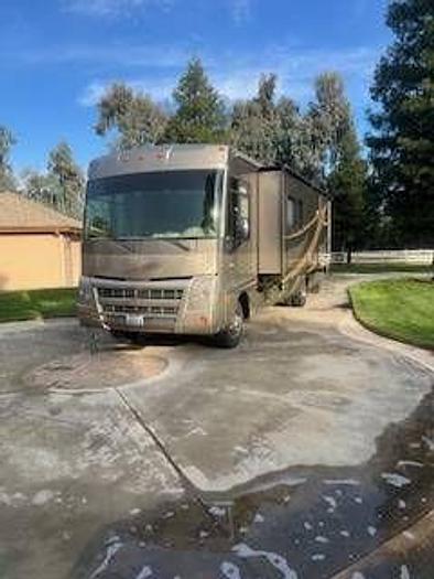 Used 2010 Winnebago Sightseer 33C