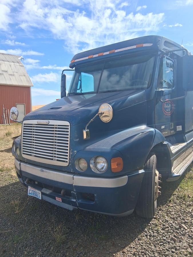 Used 1997 Freightliner 120
