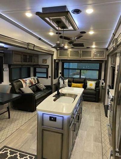 Used 2022 Keystone Montana Legacy 3781RL