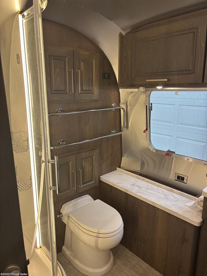 Used 2023 Airstream Classic 33