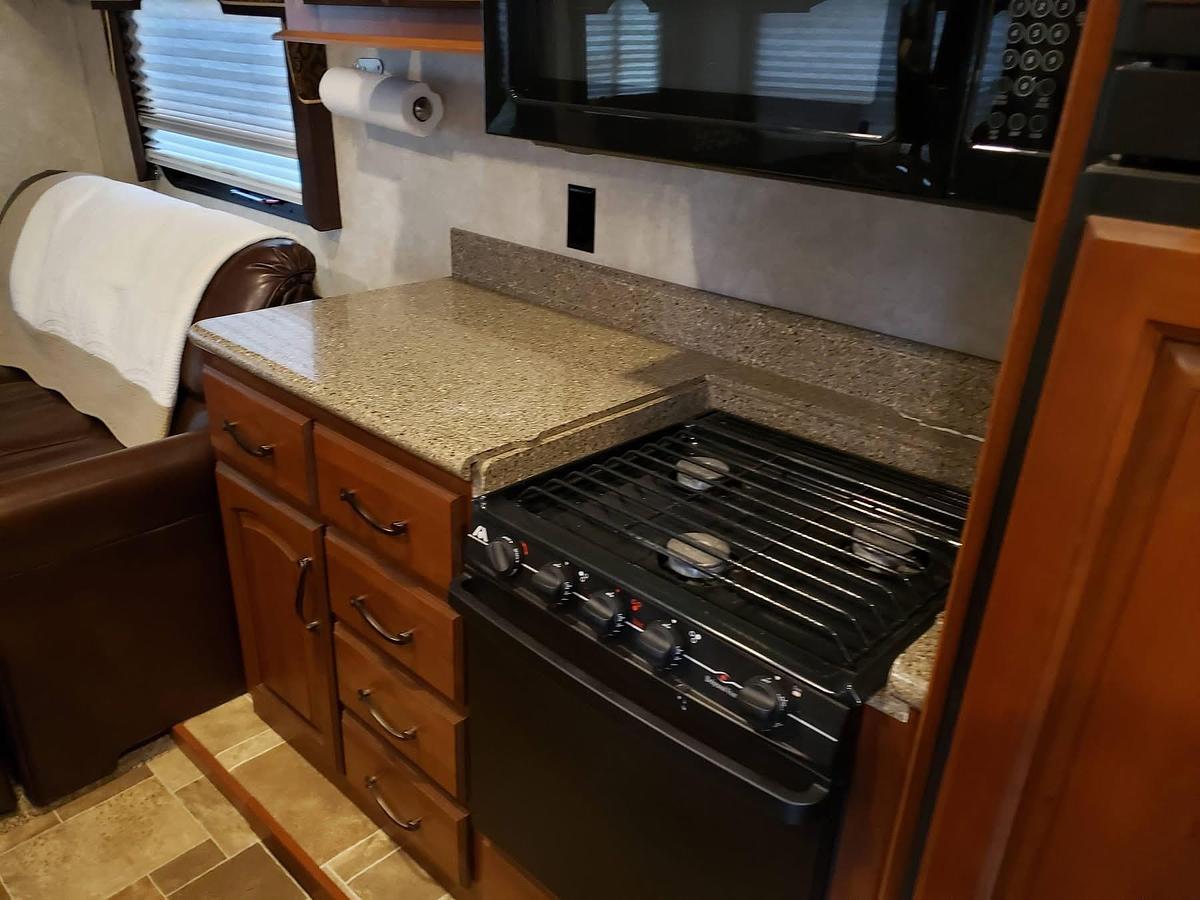 Used 2013 Keystone Montana 3725RL