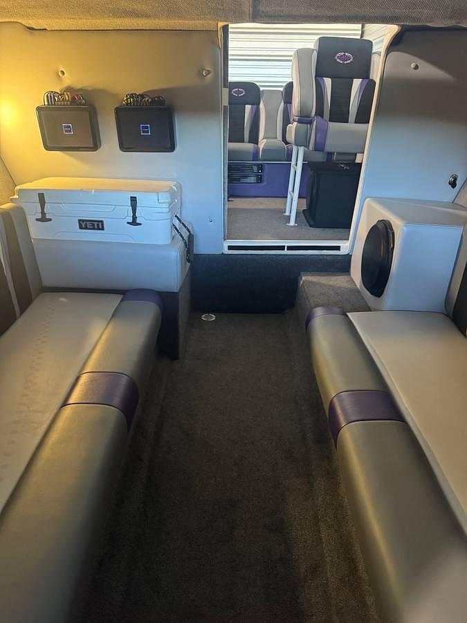 Used 2000 Magic 29 Wizard Performance Boat