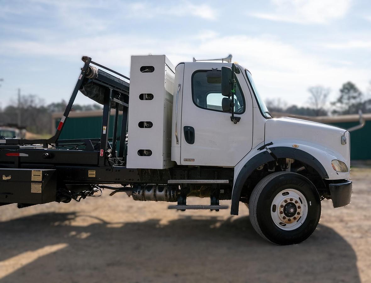Used 2014 Freightliner Business Class M2 112