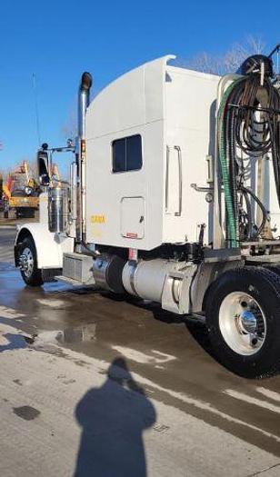 Used 2018 Peterbilt 389