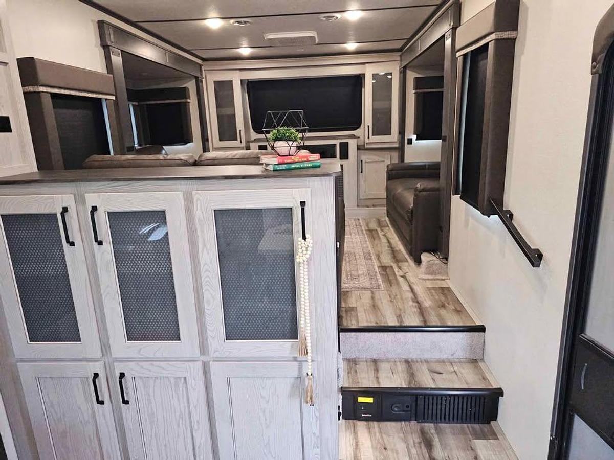 Used 2022 Keystone Montana High Country 377FL