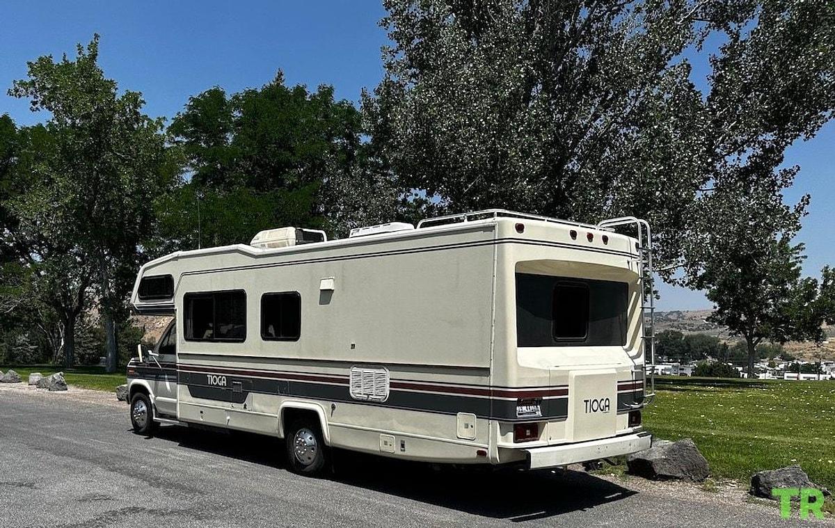 Used 1989 Motorhome on Ford E-350 Chassis