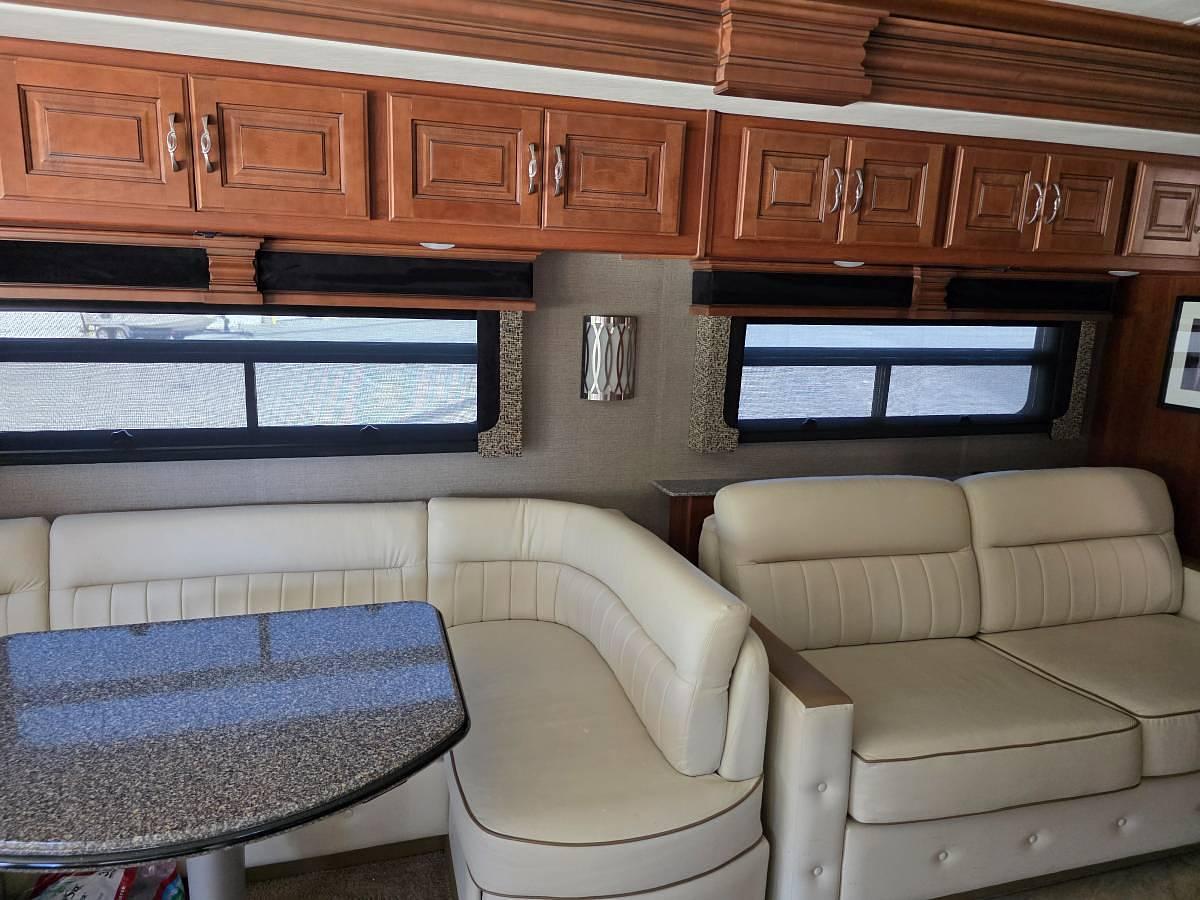 Used 2015 Fleetwood Discovery 40G Class A Motorhome