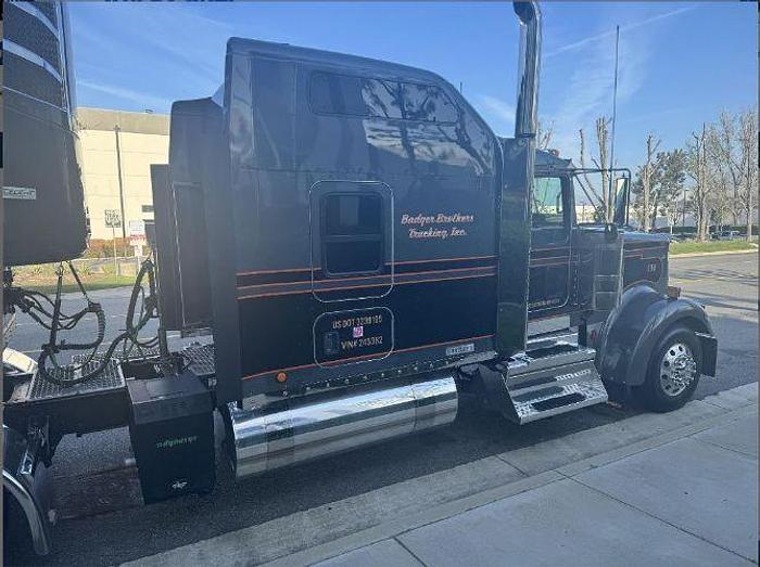 Used 2023 KENWORTH W900L