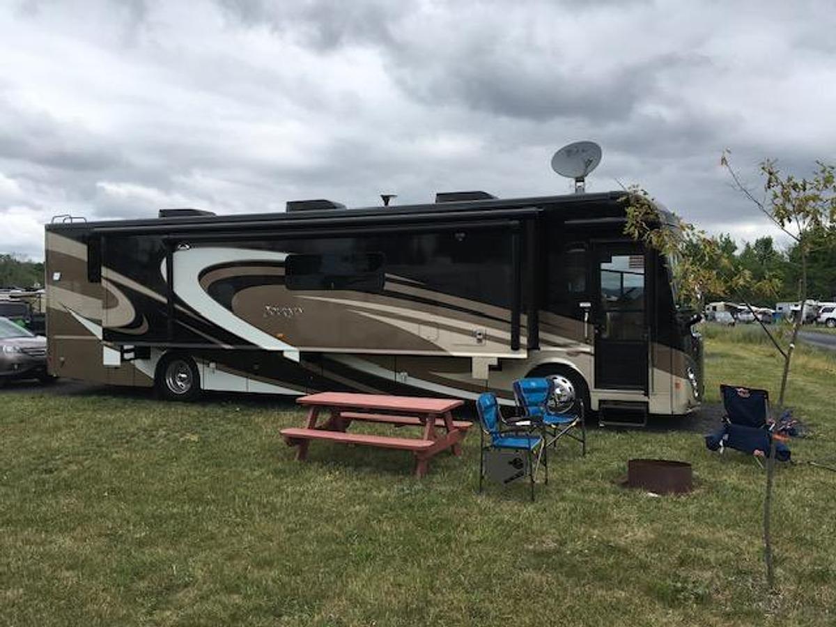 Used 2016 Winnebago Journey 40R Diesel Pusher