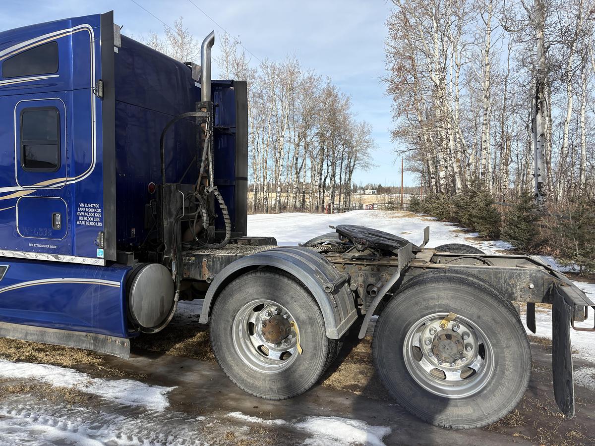Used 2019 Kenworth T680 Conventional Sleeper Semi