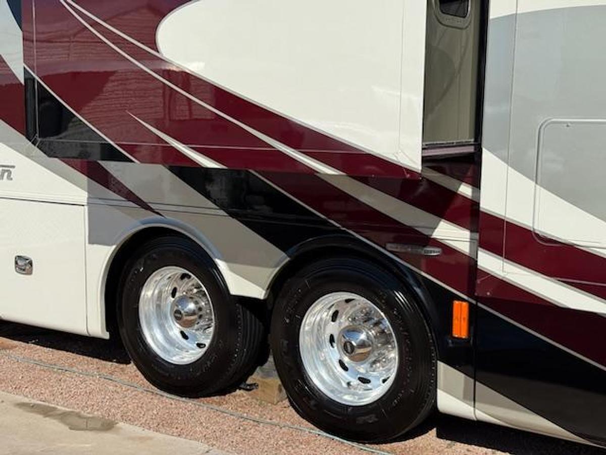 Used 2015  Tiffin Motorhomes Phaeton 42LH Class A Motorhome