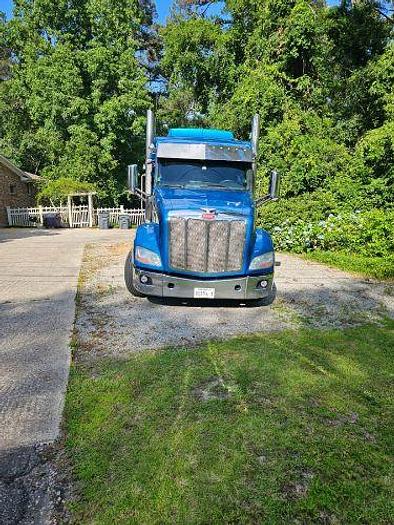 Used 2017 Peterbilt 579 Sleeper