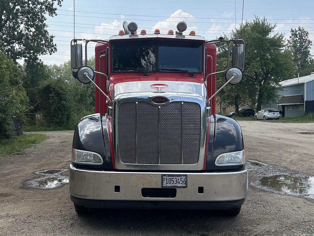 Used 2016 Peterbilt 386 Conventional Sleeper Semi