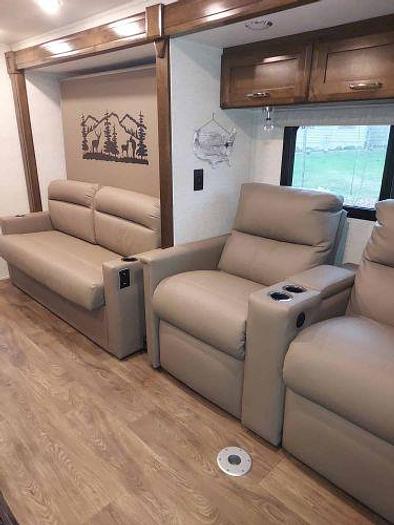 Used 2021 Tiffin Wayfarer RW