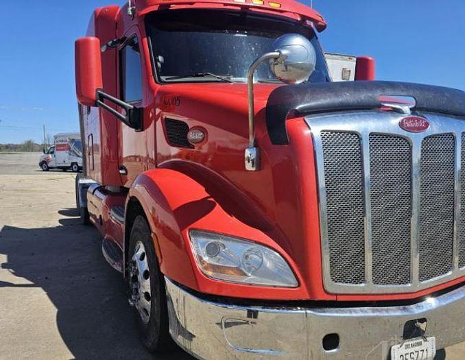 Used 2017 Peterbilt 579 Sleeper