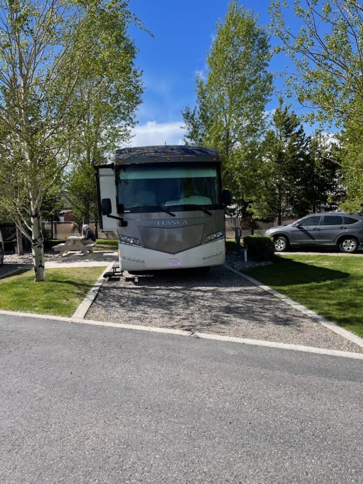 Used 2014 Itasca Solei 38R | Bath & Half | Cummins Diesel | Bunk Beds | Washer & Dryer | Full-Time Ready