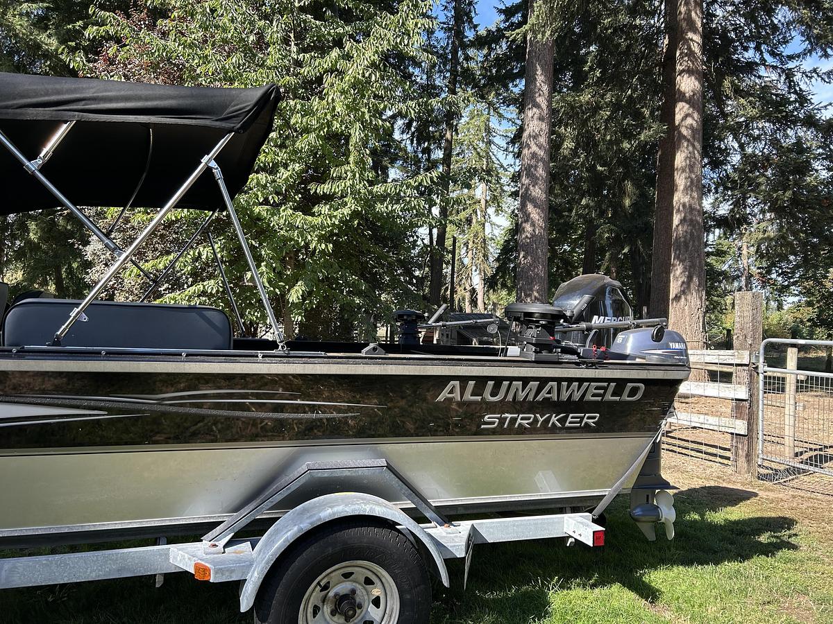 Used 2009 Alumaweld Stryker Fishing Boat