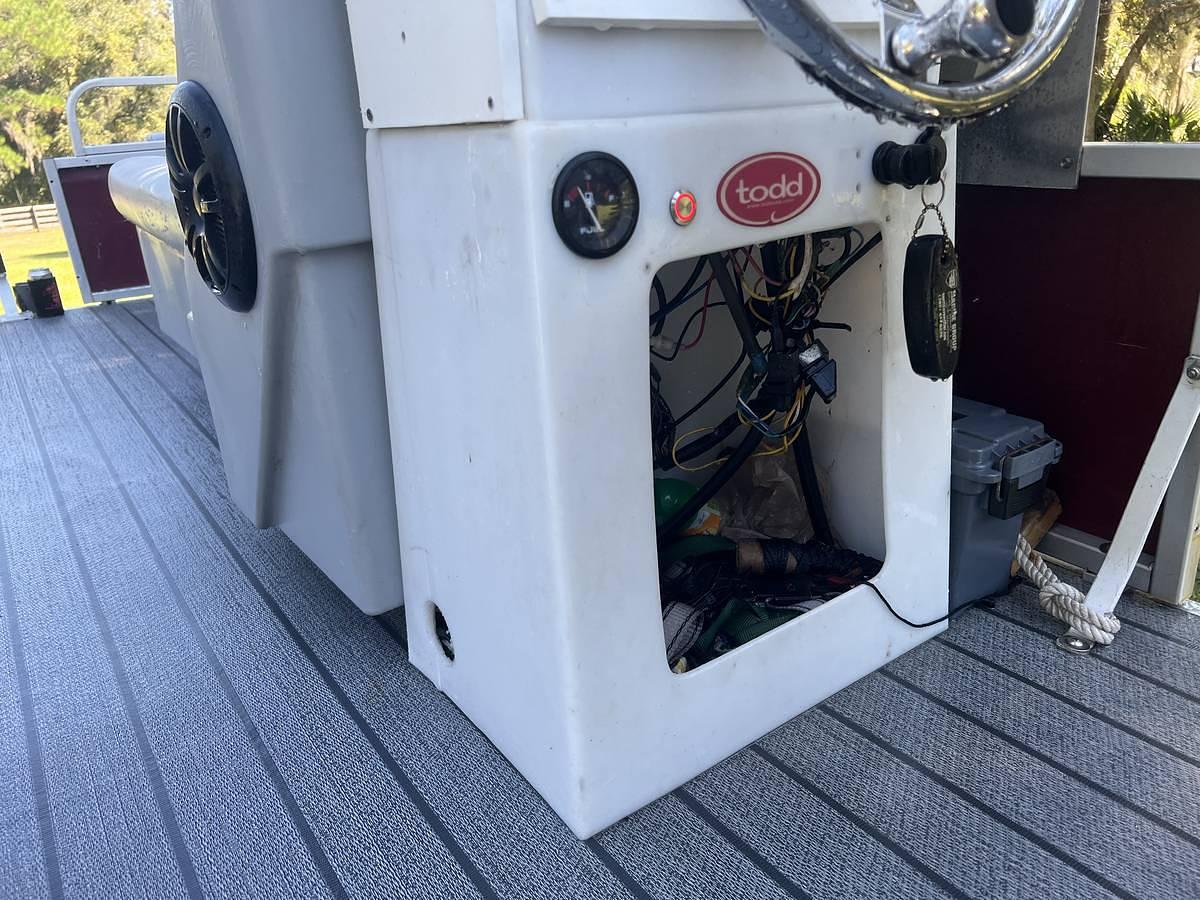 Used 2022 16 ft Tri-Toon Pontoon Tracker Boat