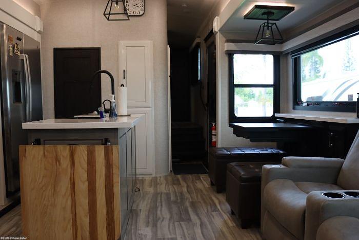 Used 2024 Jayco Pinnacle 37MDQS