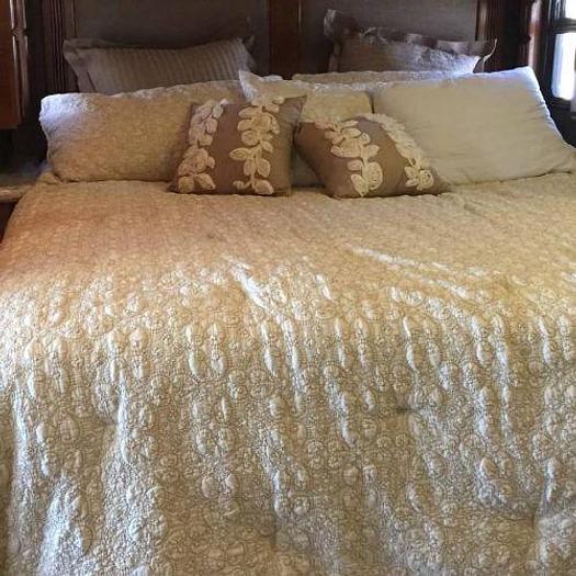 Used 2013 Monaco Knight 40DFT