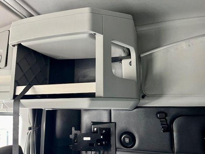 Used 2022 KENWORTH T880