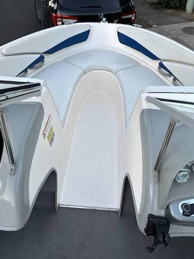 Used 2005 Bayliner 205